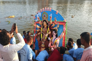 বিসর্জনে বিদায় দুর্গতিনাশিনীর, সুরমার ঘাটে বিষাদ আর আগামীর প্রার্থনা বিসর্জনে বিদায় দুর্গতিনাশিনীর, সুরমার ঘাটে বিষাদ আর আগামীর প্রার্থনা