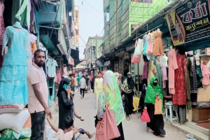 মাধবপুরে জমে উটেছে ঈদের মার্কেট