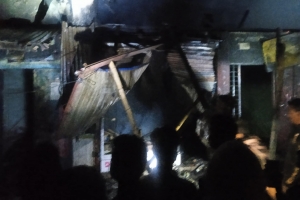 মাধবপুরে আগুনে ৪ দোকান পুড়ে ছাই
