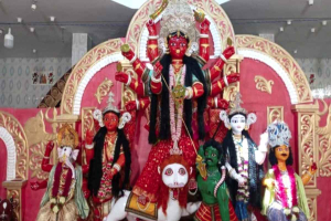 ৩০০ বছরের ঐতিহ্য নিয়ে মৌলভীবাজারে পালিত হচ্ছে লাল প্রতিমার দুর্গোৎসব ৩০০ বছরের ঐতিহ্য নিয়ে মৌলভীবাজারে পালিত হচ্ছে লাল প্রতিমার দুর্গোৎসব