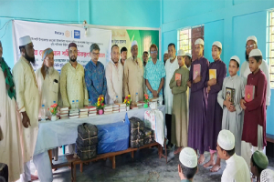 গোয়াইনঘাটে দেড় শতাধিক কোরআনের পাখিদের মাঝে কোরআন বিতরণ গোয়াইনঘাটে দেড় শতাধিক কোরআনের পাখিদের মাঝে কোরআন বিতরণ
