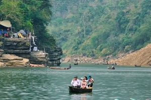 জাফলংয়ে পাথর তুলতে গিয়ে বারকি শ্রমিক নিখোঁজ