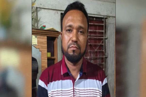 সংবাদ প্রকাশের জেরে সাংবাদিকের ওপর হামলার অভিযোগ, আটক ১ সংবাদ প্রকাশের জেরে সাংবাদিকের ওপর হামলার অভিযোগ, আটক ১