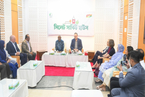 প্রবাসীকল্যাণ মন্ত্রীর সঙ্গে মার্কিন রাষ্ট্রদূতের সৌজন্য স্বাক্ষাৎ প্রবাসীকল্যাণ মন্ত্রীর সঙ্গে মার্কিন রাষ্ট্রদূতের সৌজন্য স্বাক্ষাৎ