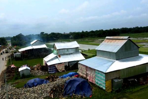 ছাতকে অনুমোদনহীন দুই শতাধিক চুনের কারখানা