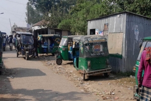 লাখাইয়ে রাস্তা দখল করে যুবলীগ নেতার অফিস