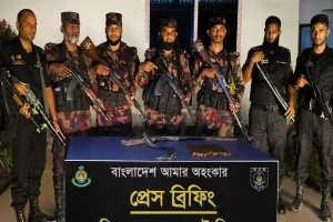 সীমান্তে বাড়ছে অস্ত্র-বিস্ফোরক উদ্ধার