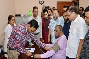 ডায়াবেটিস নিয়ন্ত্রণে ওষুধের পাশাপাশি হাঁটাচলা ও খাদ্যাভ্যাসে গুরুত্ব: সিসিক প্রশাসক ডায়াবেটিস নিয়ন্ত্রণে ওষুধের পাশাপাশি হাঁটাচলা ও খাদ্যাভ্যাসে গুরুত্ব: সিসিক প্রশাসক