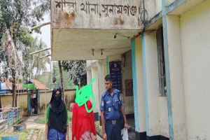 শাল্লায় ৭০ লিটার চোলাই মদসহ নারী গ্রেপ্তার শাল্লায় ৭০ লিটার চোলাই মদসহ নারী গ্রেপ্তার