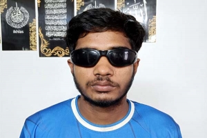 আন্দোলনে চোখ হারালেন মোস্তফা, অর্থাভাবে বন্ধ চিকিৎসা