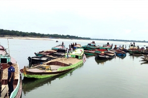 সুনামগঞ্জের চলতি নদীতে বাল্কহেড চলাচলে নিষেধাজ্ঞা