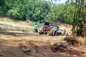 কোম্পানীগঞ্জ-ছাতক সীমান্তবর্তী সোনাই নদীতে বাঁধ দিয়ে ওপেন চাঁদাবাজি