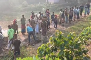 প্রায় তিন বছর ধরে সমাজচ্যুত ৩০ পরিবার