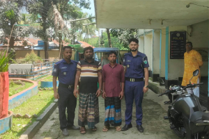 শাল্লায় নিজ বাড়ি থেকে সিআর পরোয়ানার তিন আসামি গ্রেফতার শাল্লায় নিজ বাড়ি থেকে সিআর পরোয়ানার তিন আসামি গ্রেফতার
