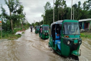 বড়লেখা-কুলাউড়া মহাসড়কে পানি, যান চলাচল ব্যাহত