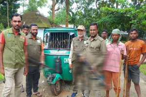 বাহুবলের পুটিজুরি বন থেকে ৭.৭৩ ঘনফুট আকাশমণি কাঠ জব্দ