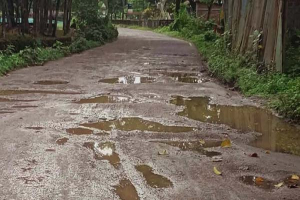 বালাগঞ্জে ৩ কিলোমিটার সড়কে খানাখন্দ, দুর্ভোগে এলাকাবাসী