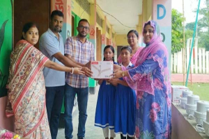 মাধবপুরের বিদ্যালয়ে শিক্ষার্থীদের জন্য চারটি সিলিং ফ্যান দিলেন মোত্তাকিম চৌধুরী মাধবপুরের বিদ্যালয়ে শিক্ষার্থীদের জন্য চারটি সিলিং ফ্যান দিলেন মোত্তাকিম চৌধুরী