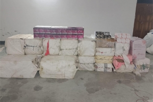 সেনা অভিযানে কোটি টাকার ভারতীয় পণ্য জব্দ, আটক ২