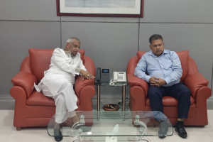 সারওয়ার আলম আমাদের চোখ খুলে দিয়েছেন : প্রবাসীকল্যাণ মন্ত্রী সারওয়ার আলম আমাদের চোখ খুলে দিয়েছেন : প্রবাসীকল্যাণ মন্ত্রী
